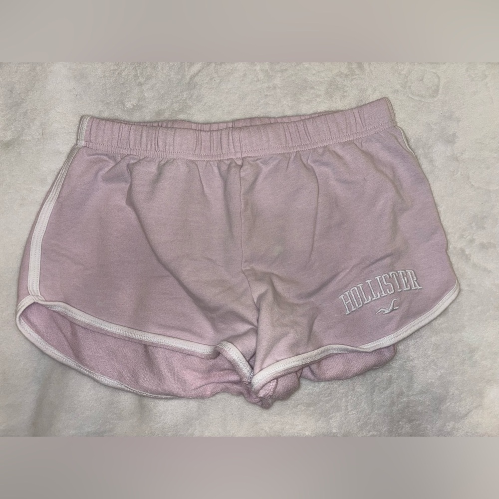 hollister light pink shorts in size small